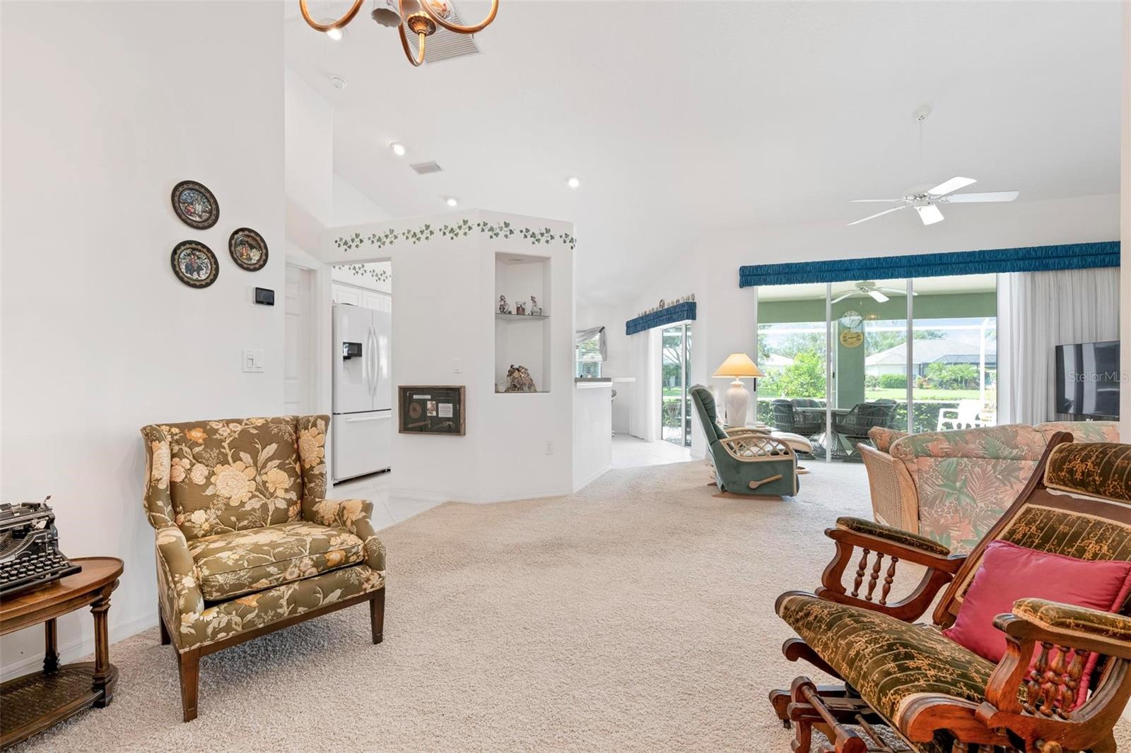 Image 11 of 40 For 403 Bermuda Isles Circle