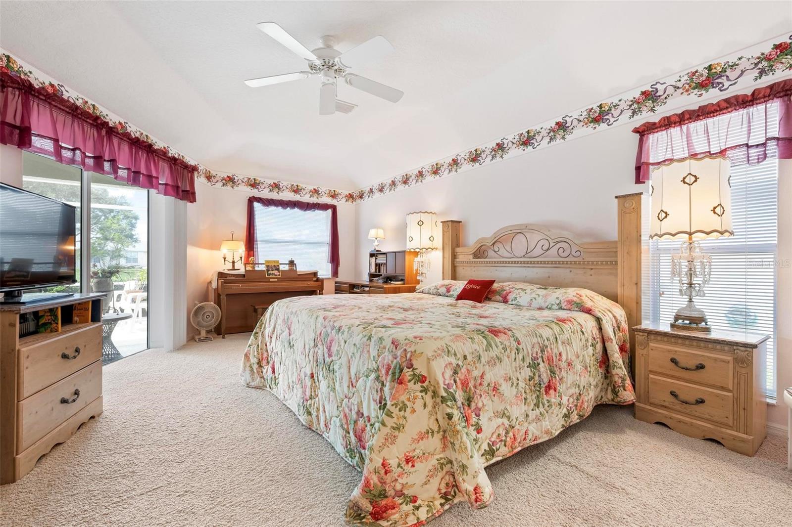 Image 16 of 40 For 403 Bermuda Isles Circle