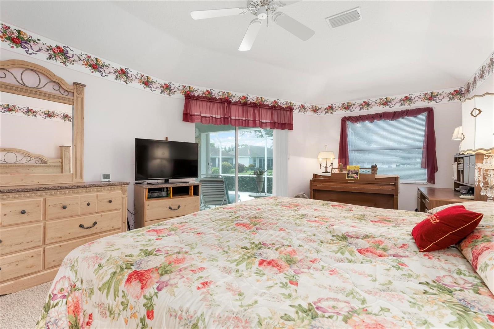 Image 17 of 40 For 403 Bermuda Isles Circle