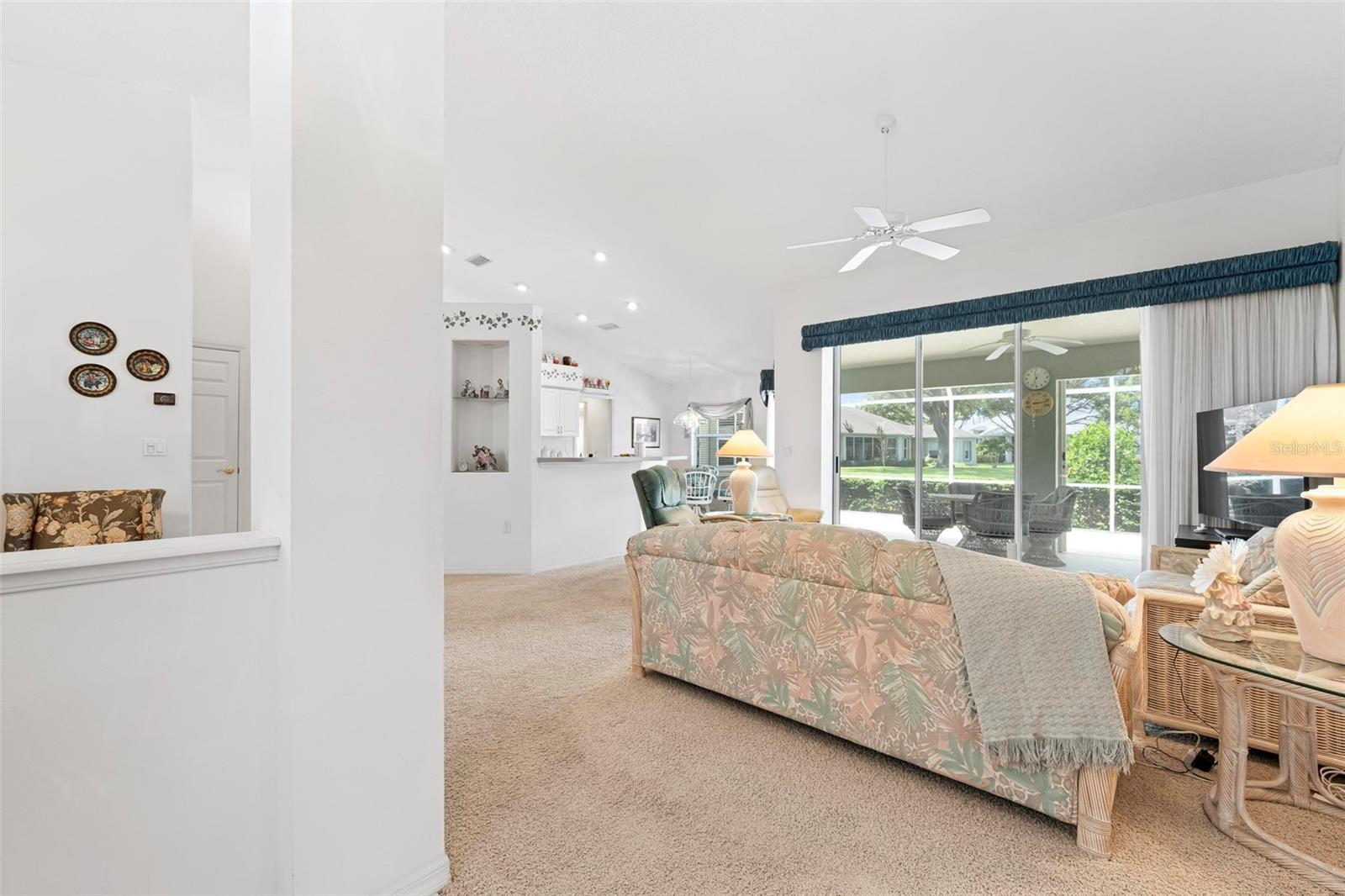Image 3 of 40 For 403 Bermuda Isles Circle
