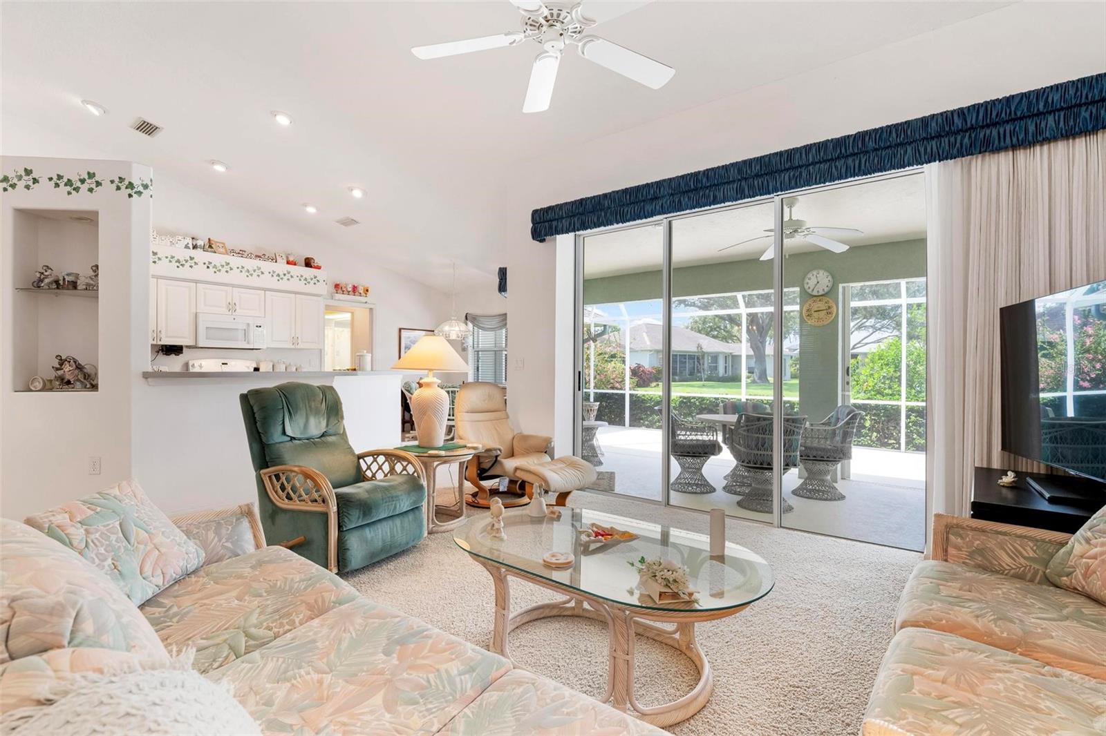 Image 5 of 40 For 403 Bermuda Isles Circle