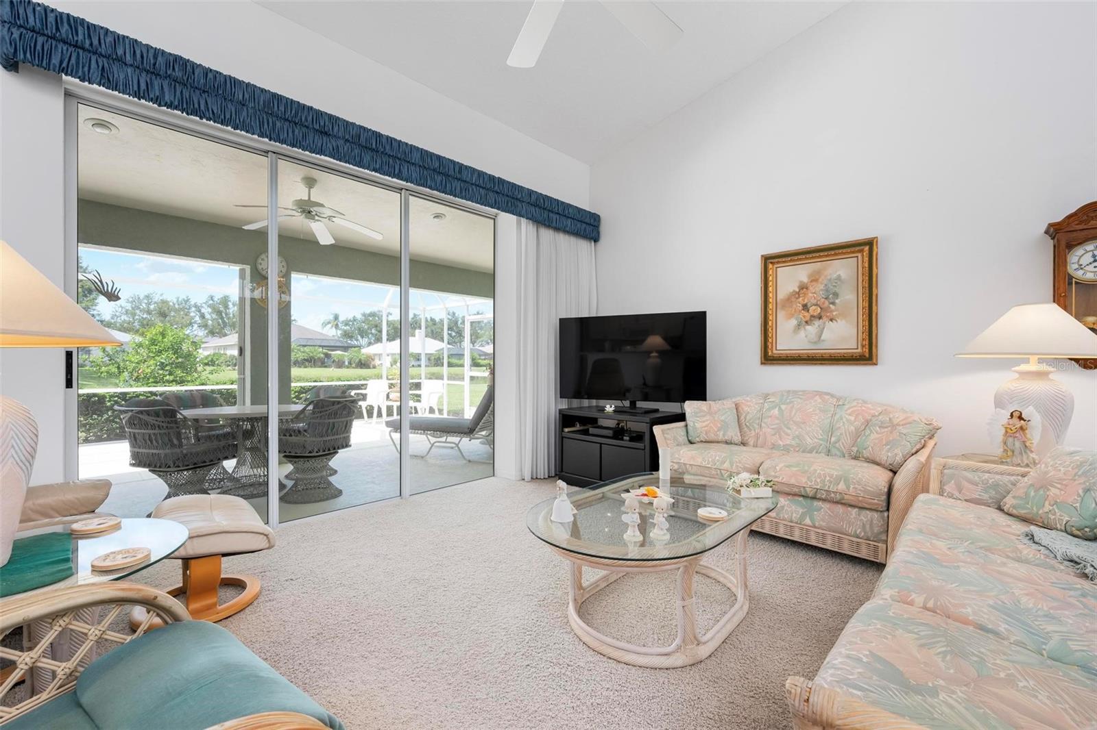 Image 7 of 40 For 403 Bermuda Isles Circle