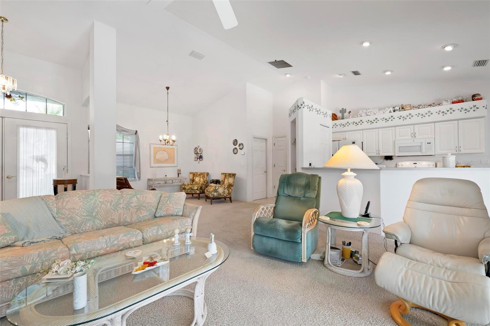 Image 8 of 40 For 403 Bermuda Isles Circle