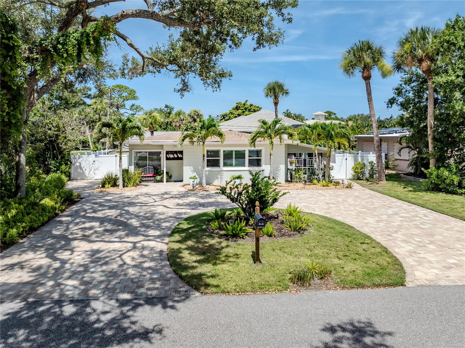Details for 209 Park Boulevard N, VENICE, FL 34285