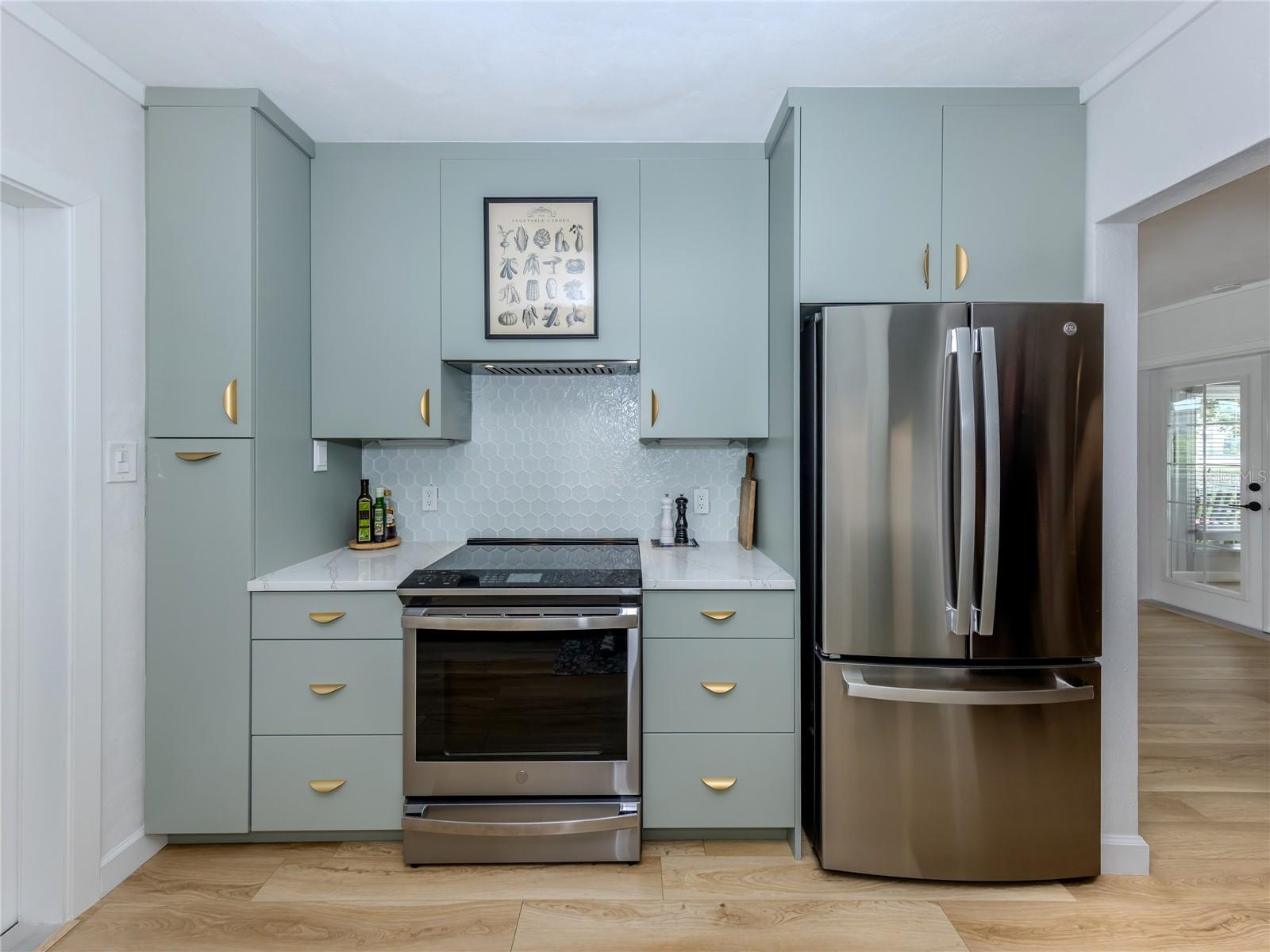 Image 13 of 53 For 209 Park Boulevard N