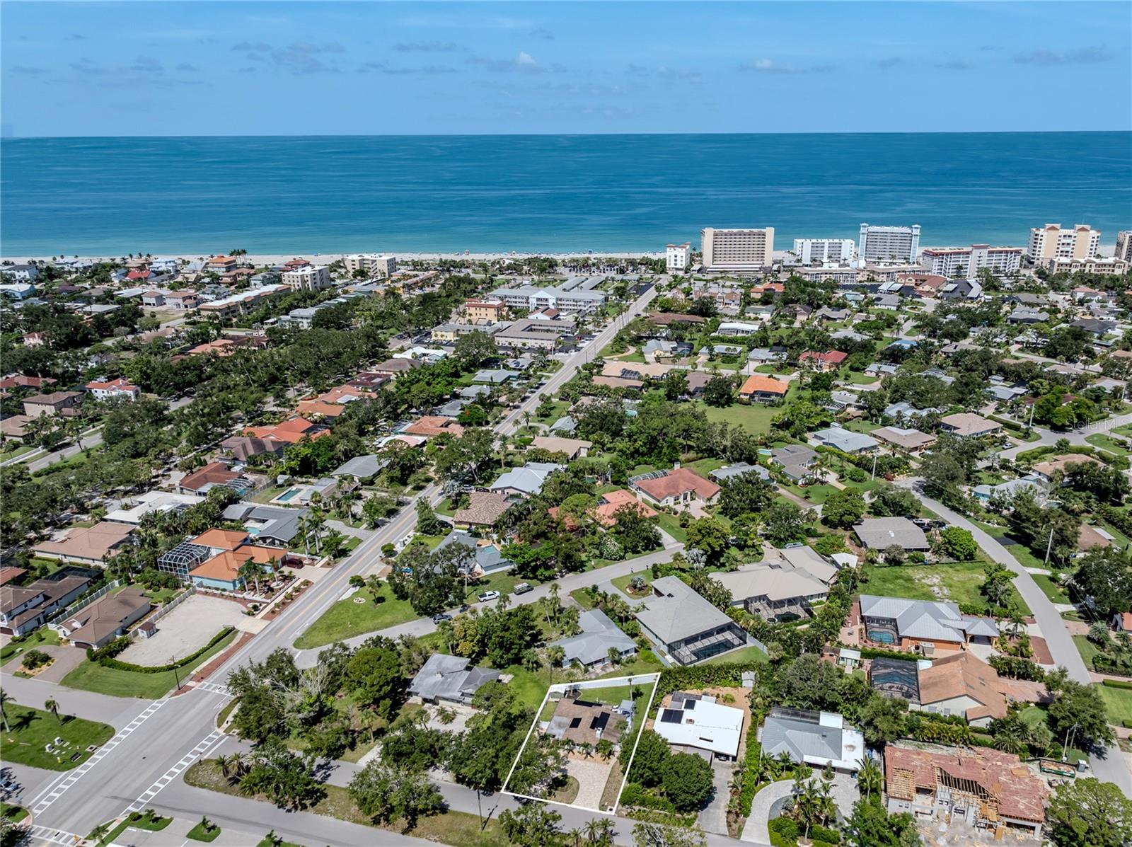 Image 2 of 53 For 209 Park Boulevard N