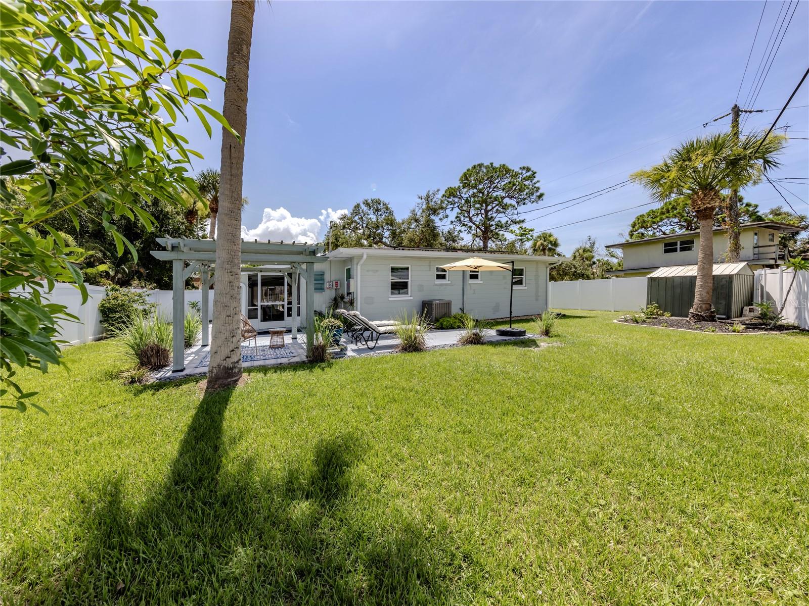 Image 24 of 53 For 209 Park Boulevard N