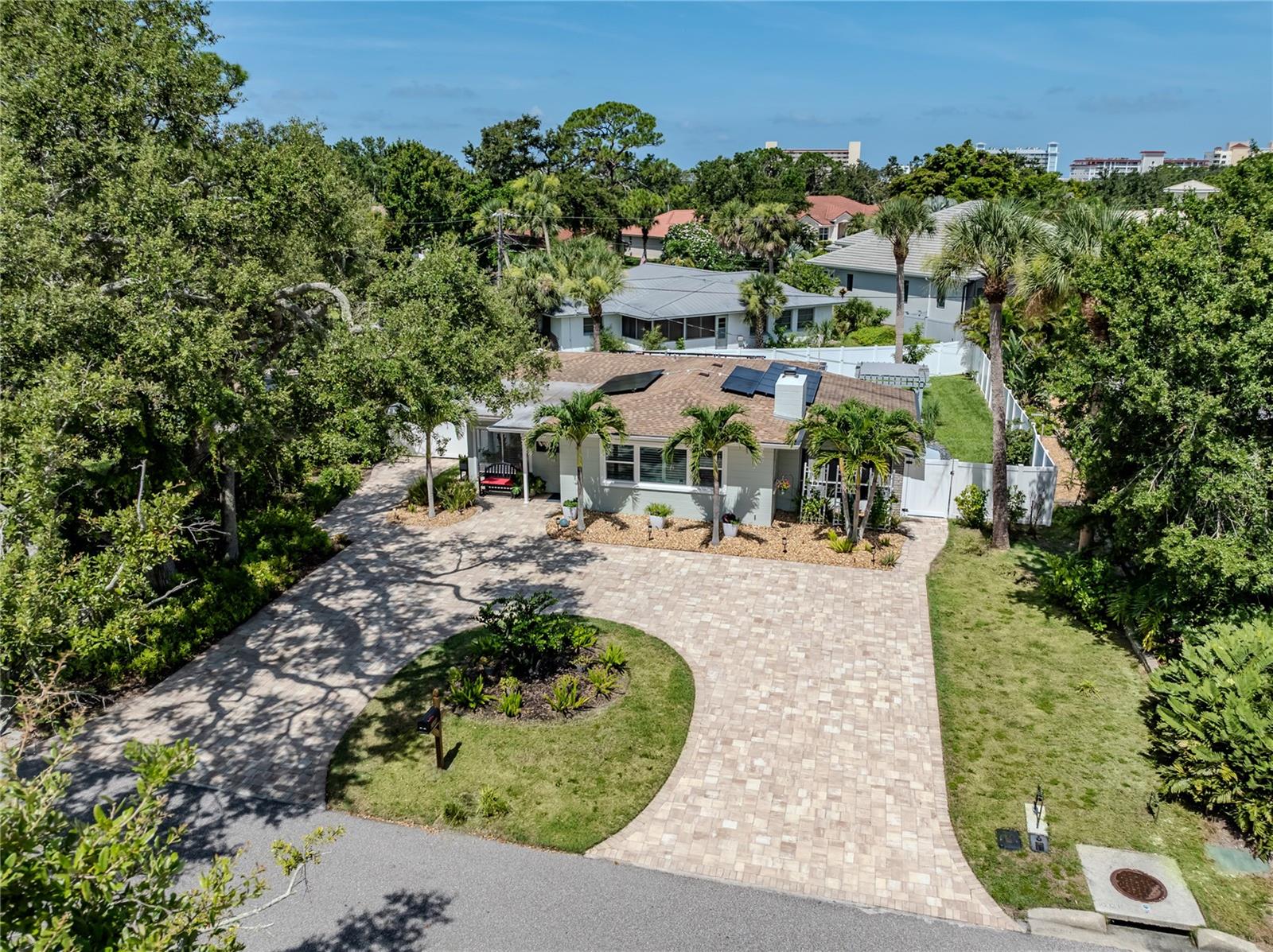 Image 33 of 53 For 209 Park Boulevard N