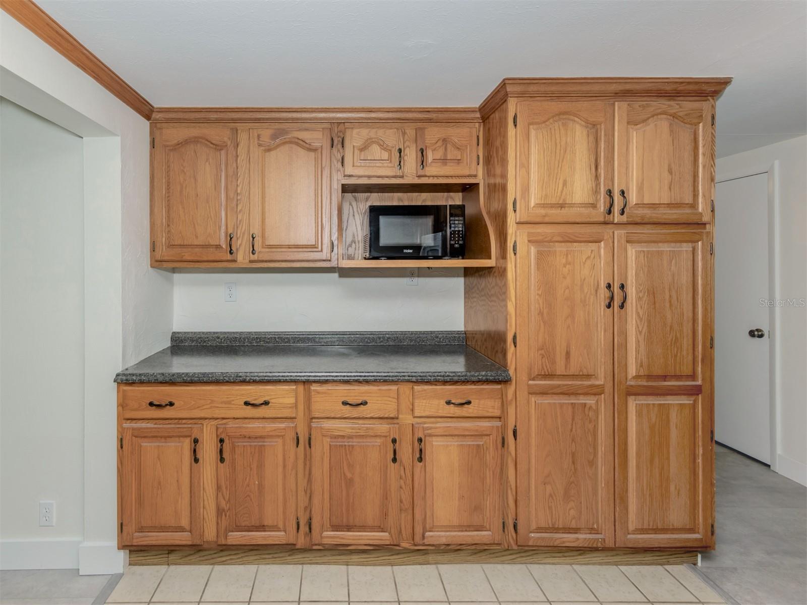 Image 13 of 52 For 605 Barnes Parkway