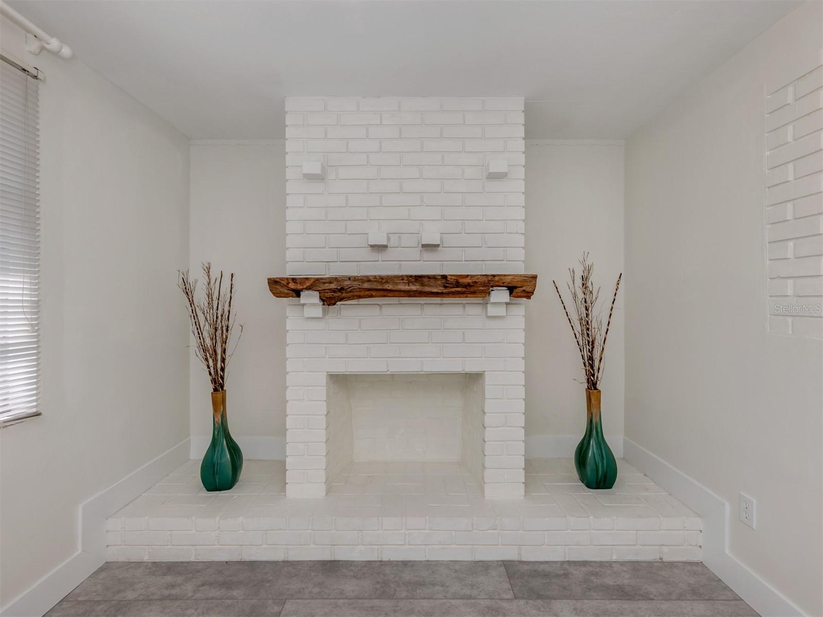 Image 21 of 52 For 605 Barnes Parkway