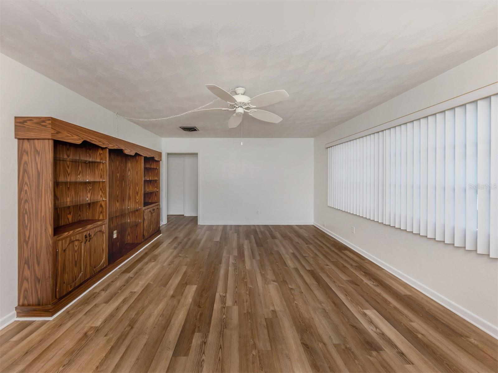 Image 13 of 41 For 732 Laurel Avenue