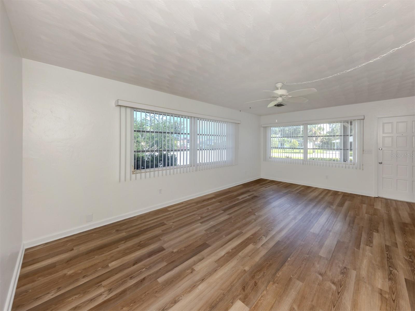 Image 15 of 41 For 732 Laurel Avenue