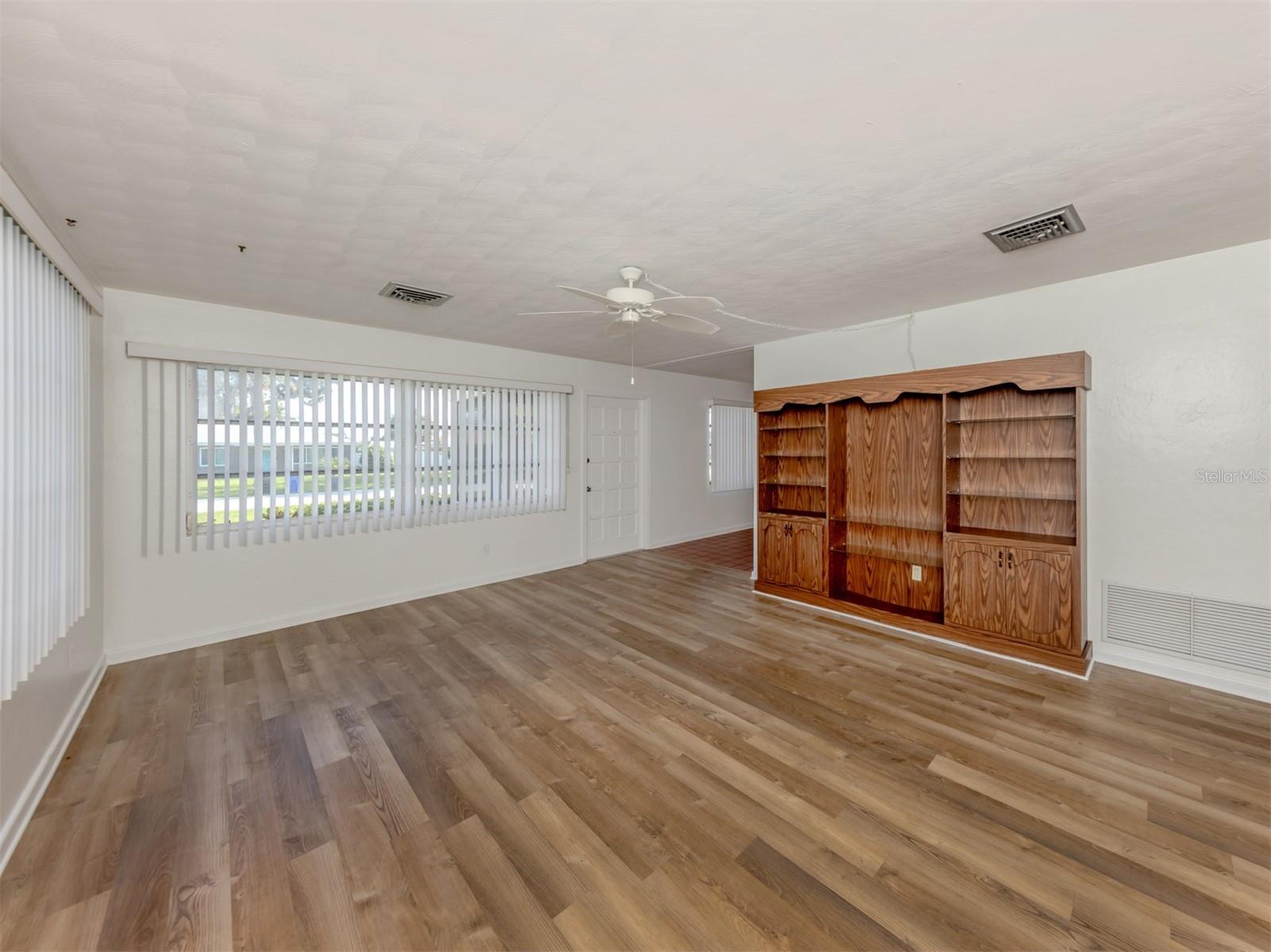 Image 16 of 41 For 732 Laurel Avenue