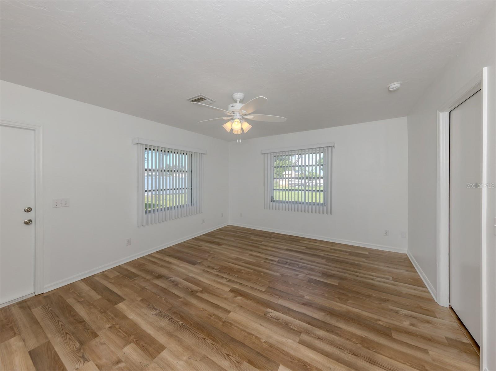 Image 19 of 41 For 732 Laurel Avenue