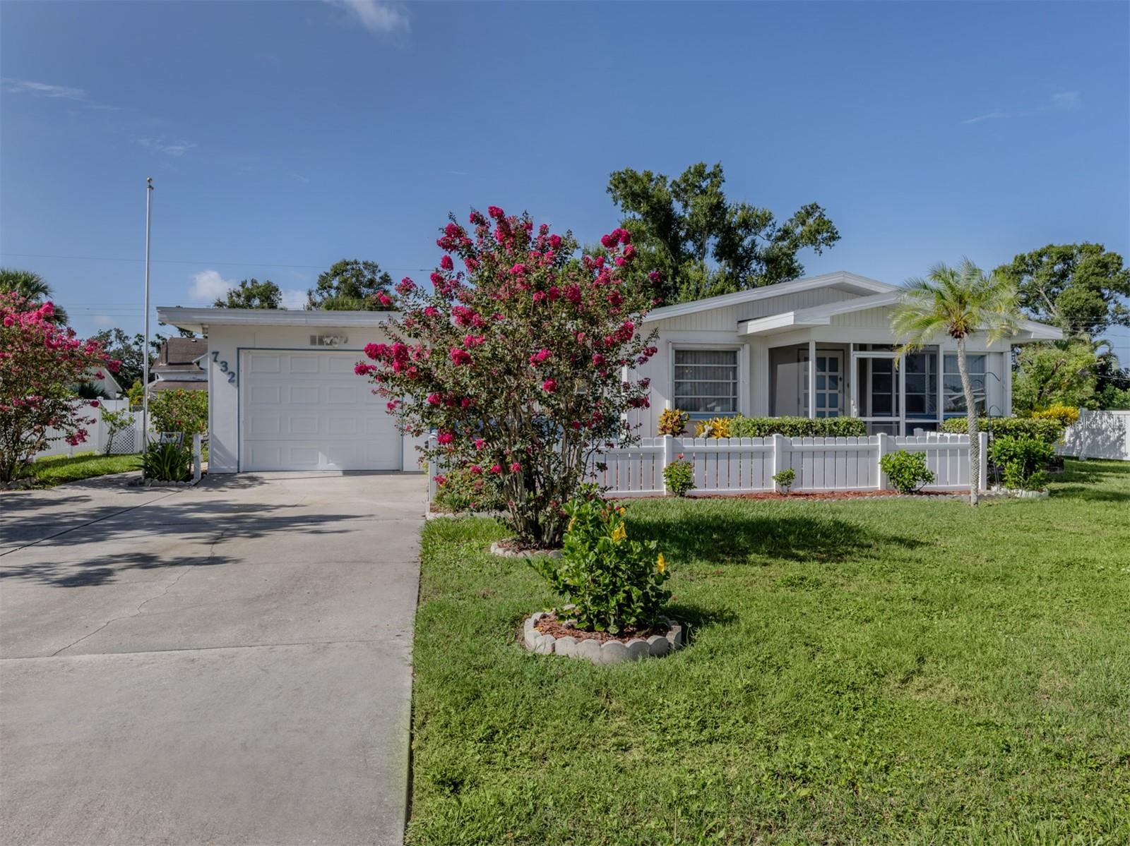 Image 2 of 41 For 732 Laurel Avenue