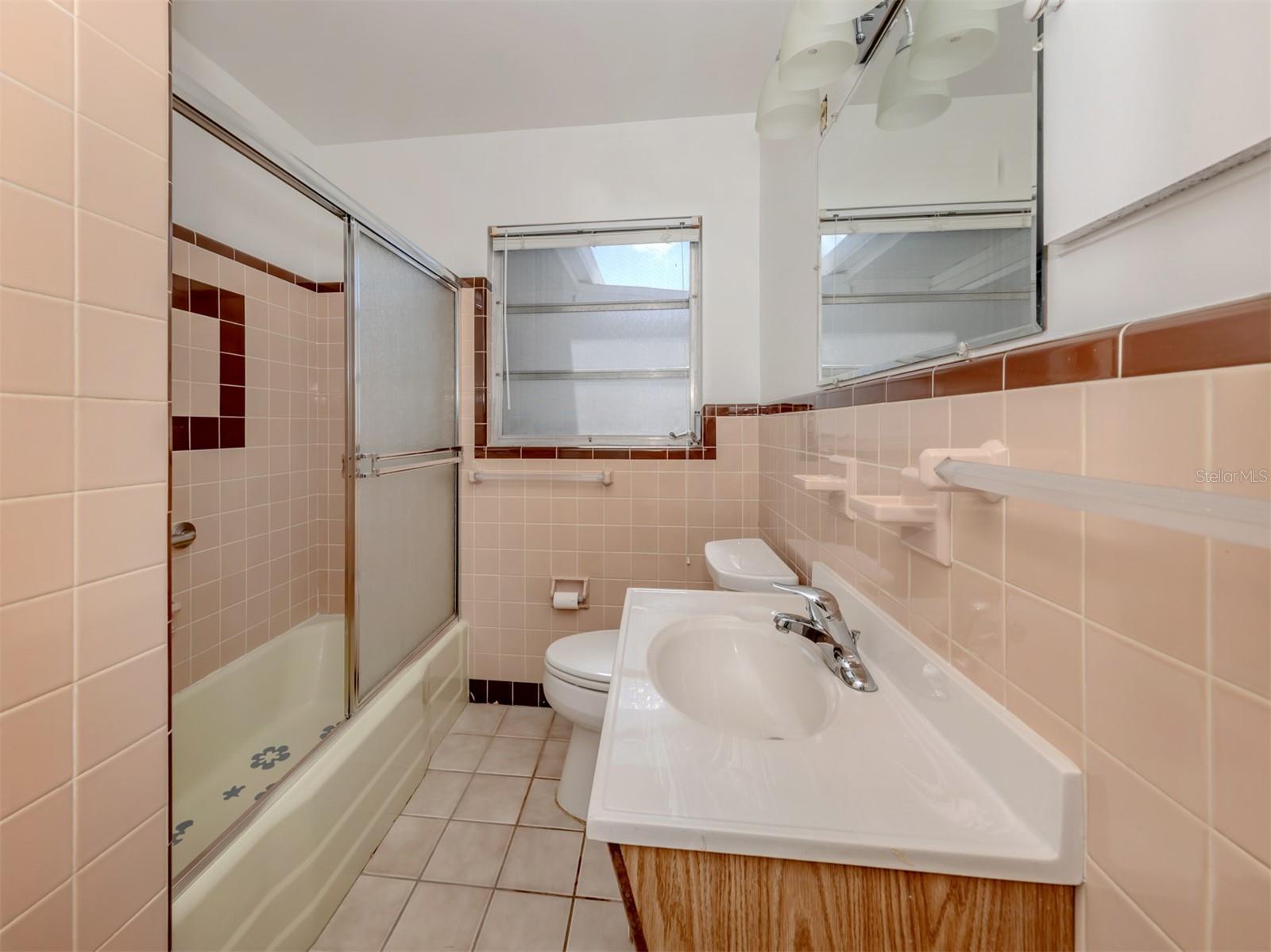 Image 23 of 41 For 732 Laurel Avenue