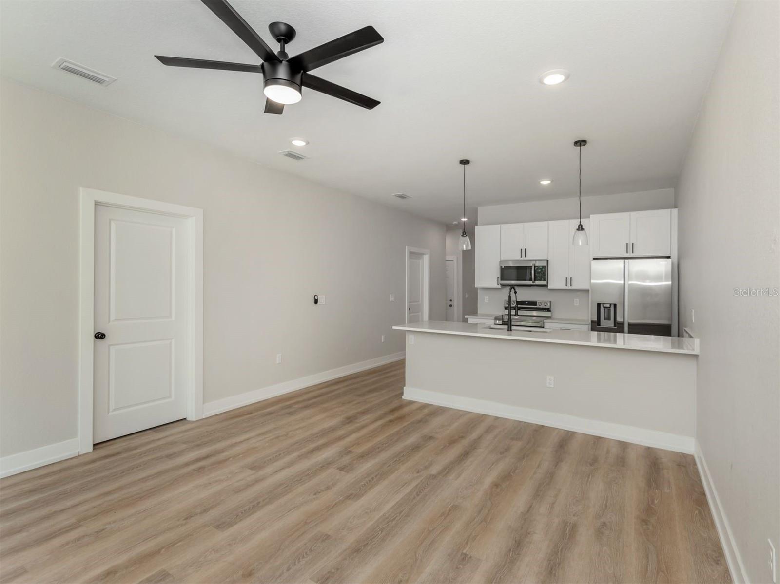 Image 10 of 20 For 16445 Tanglewood Avenue