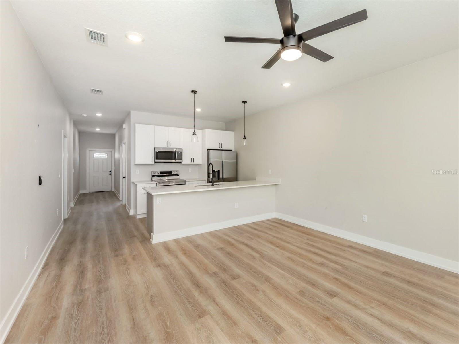 Image 16 of 20 For 16445 Tanglewood Avenue