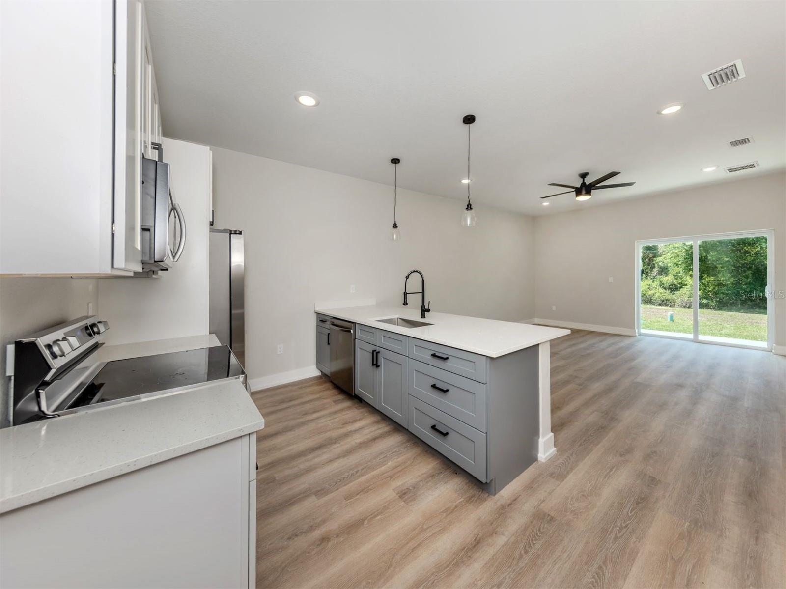 Image 18 of 20 For 16445 Tanglewood Avenue