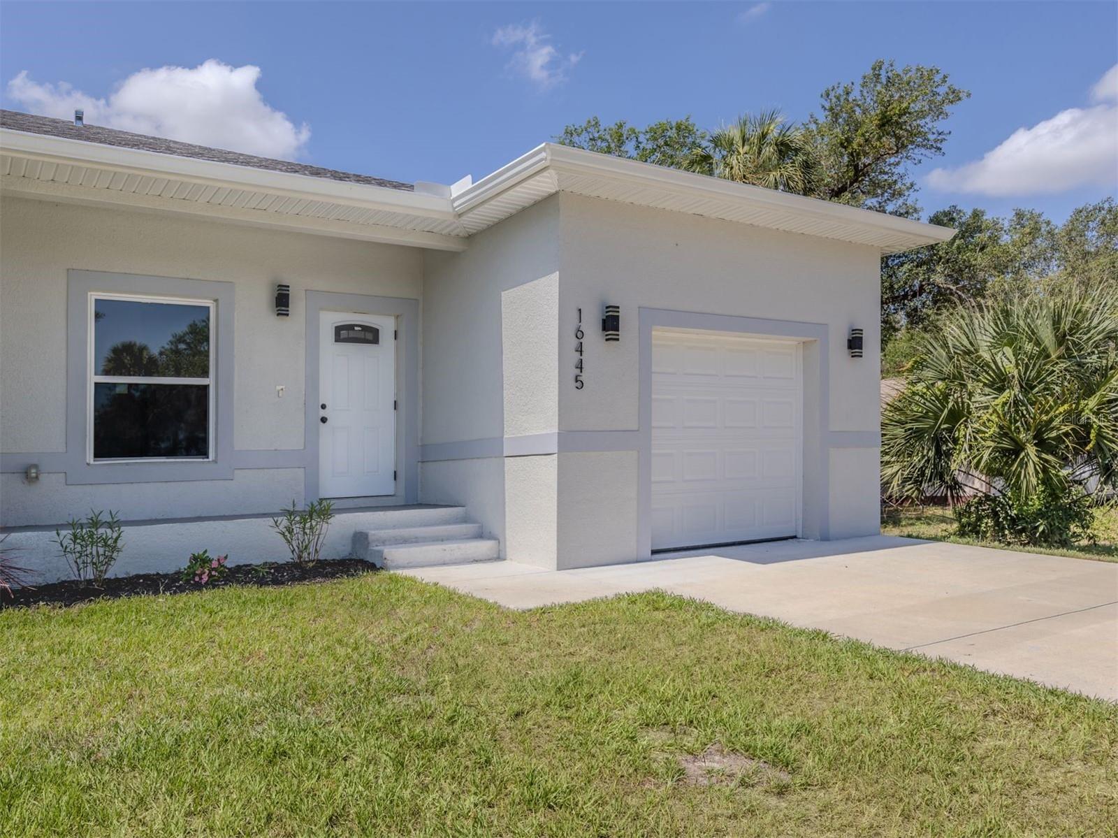 Image 4 of 20 For 16445 Tanglewood Avenue