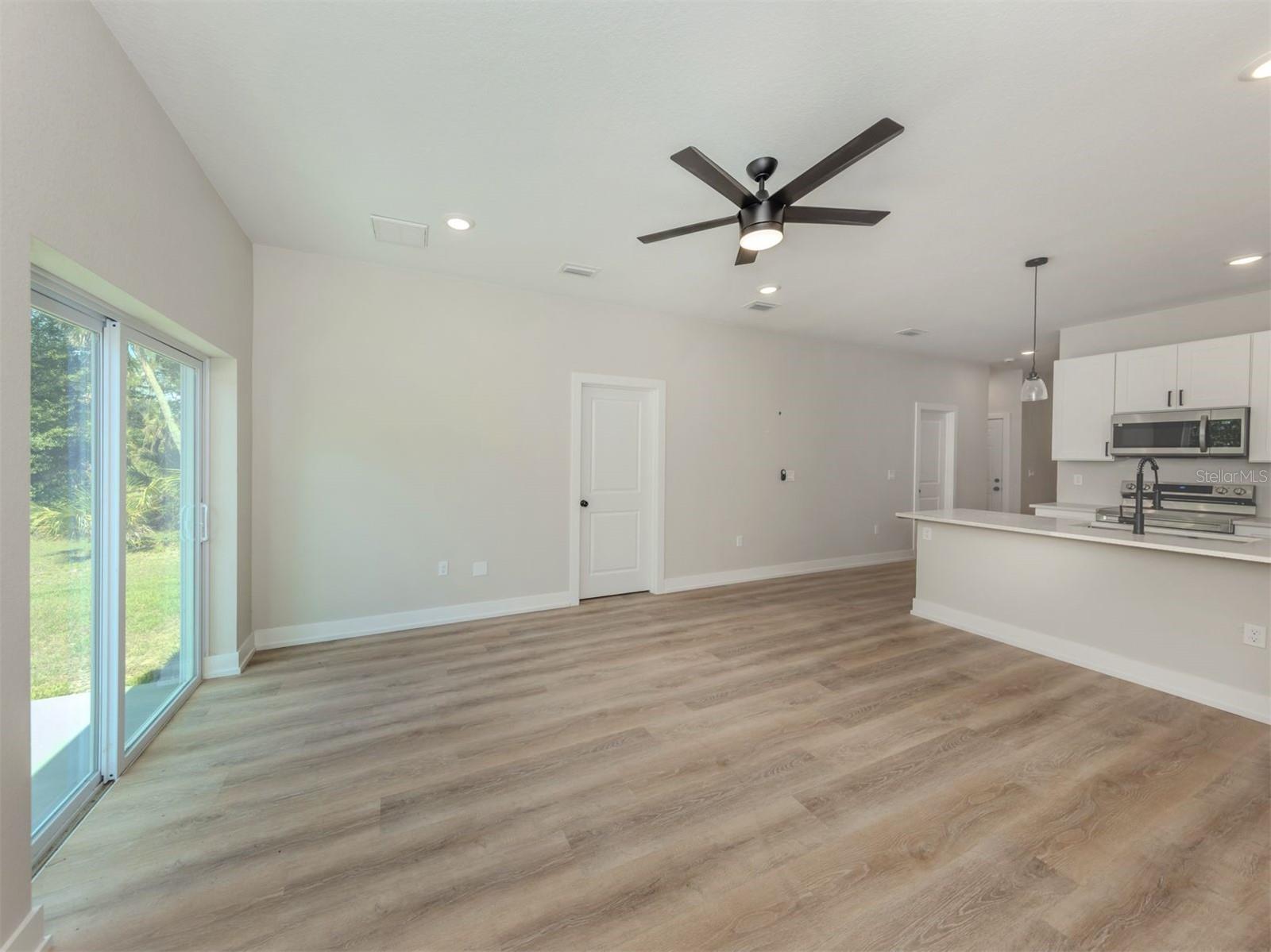 Image 7 of 20 For 16445 Tanglewood Avenue