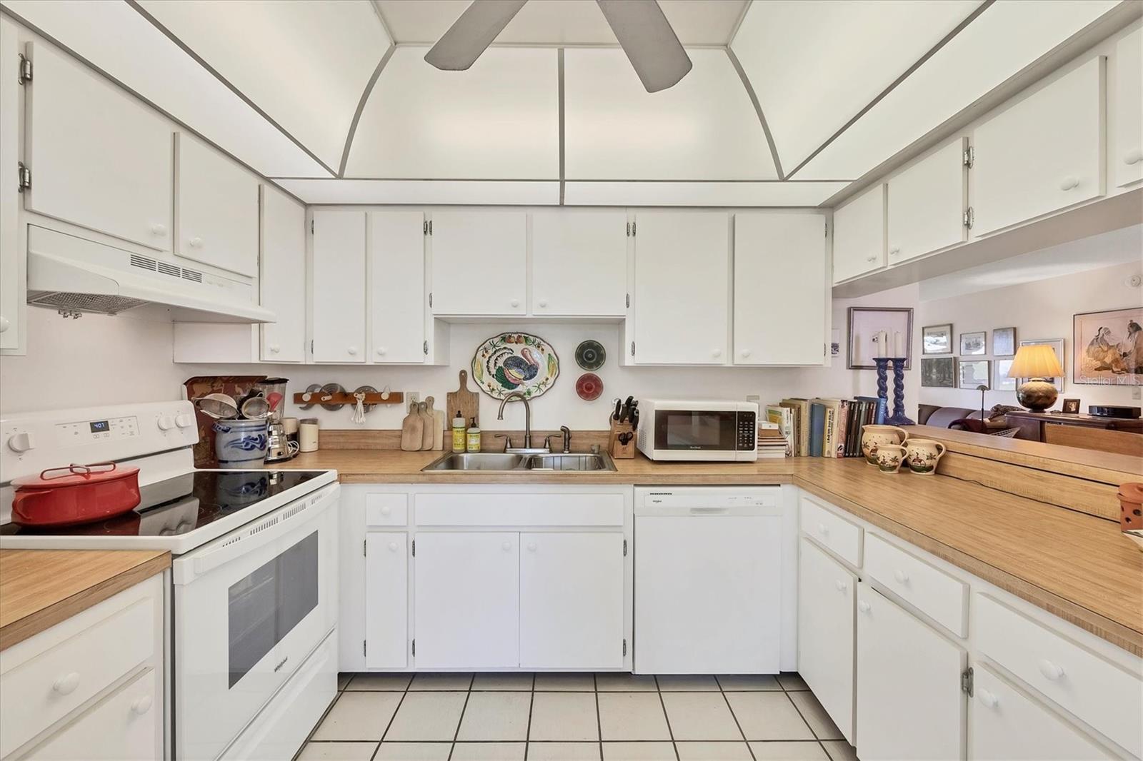 Image 12 of 59 For 1088 Bird Bay Way 307