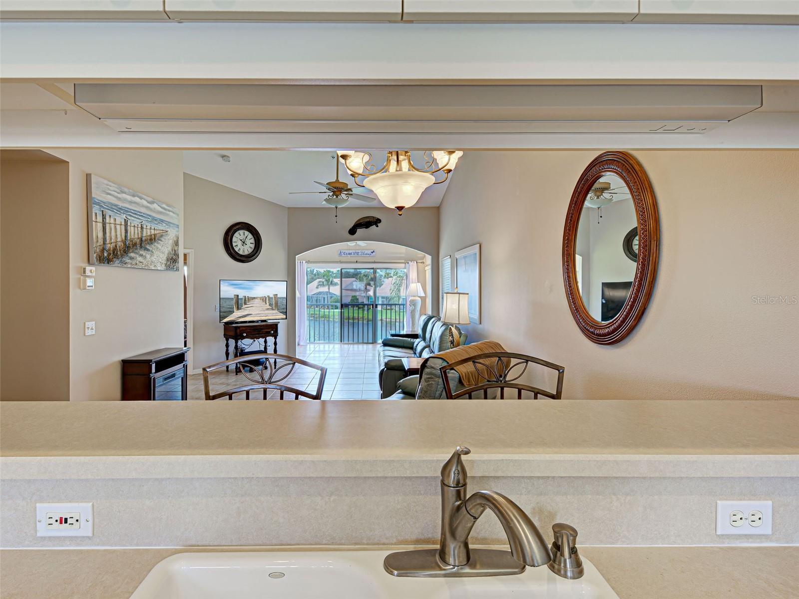 Image 11 of 52 For 903 Addington Court 203
