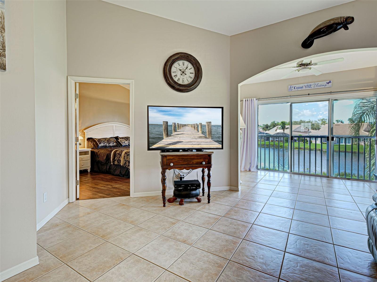 Image 15 of 52 For 903 Addington Court 203