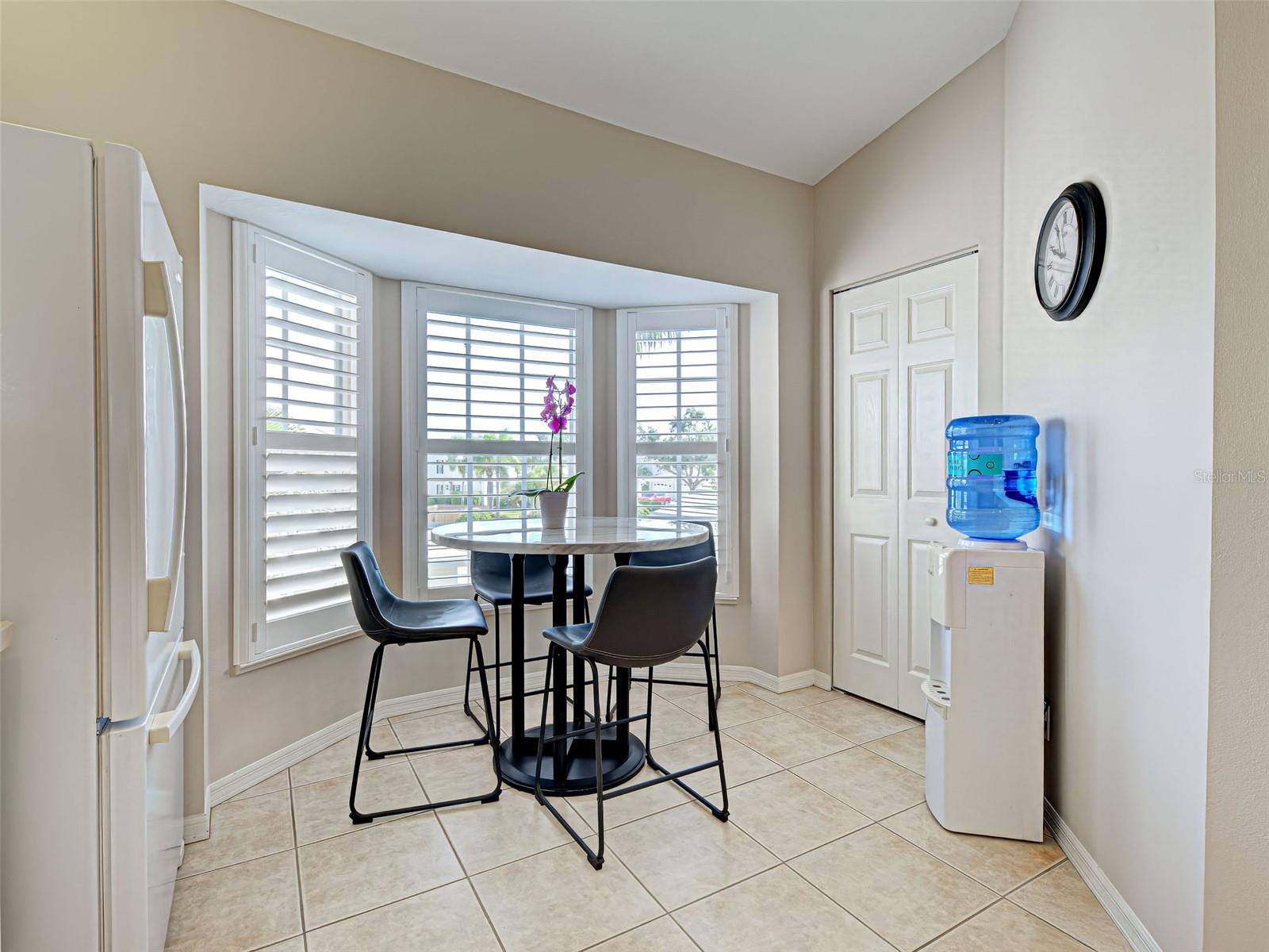 Image 8 of 52 For 903 Addington Court 203