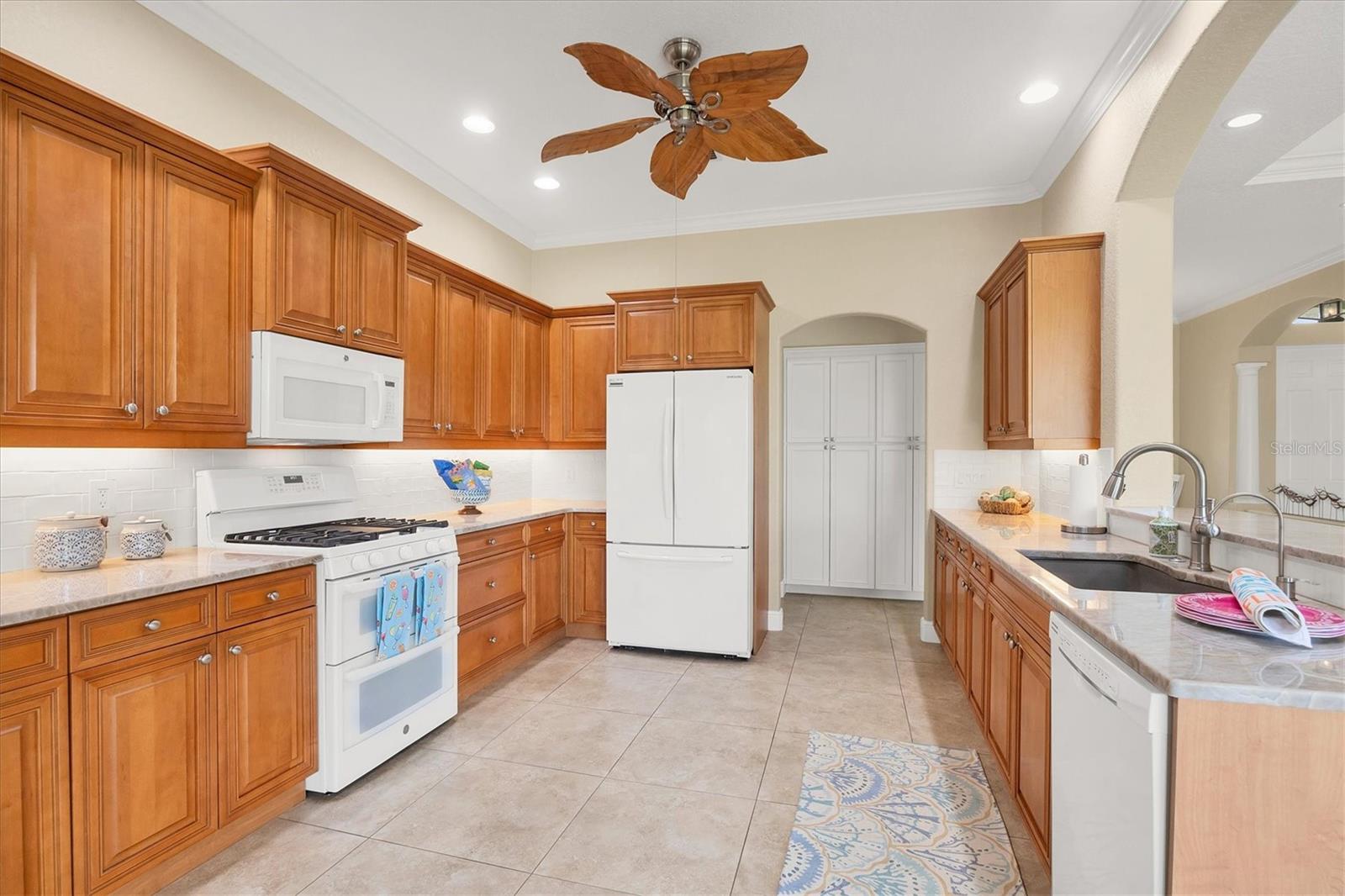 Image 14 of 55 For 2471 Silver Palm Road