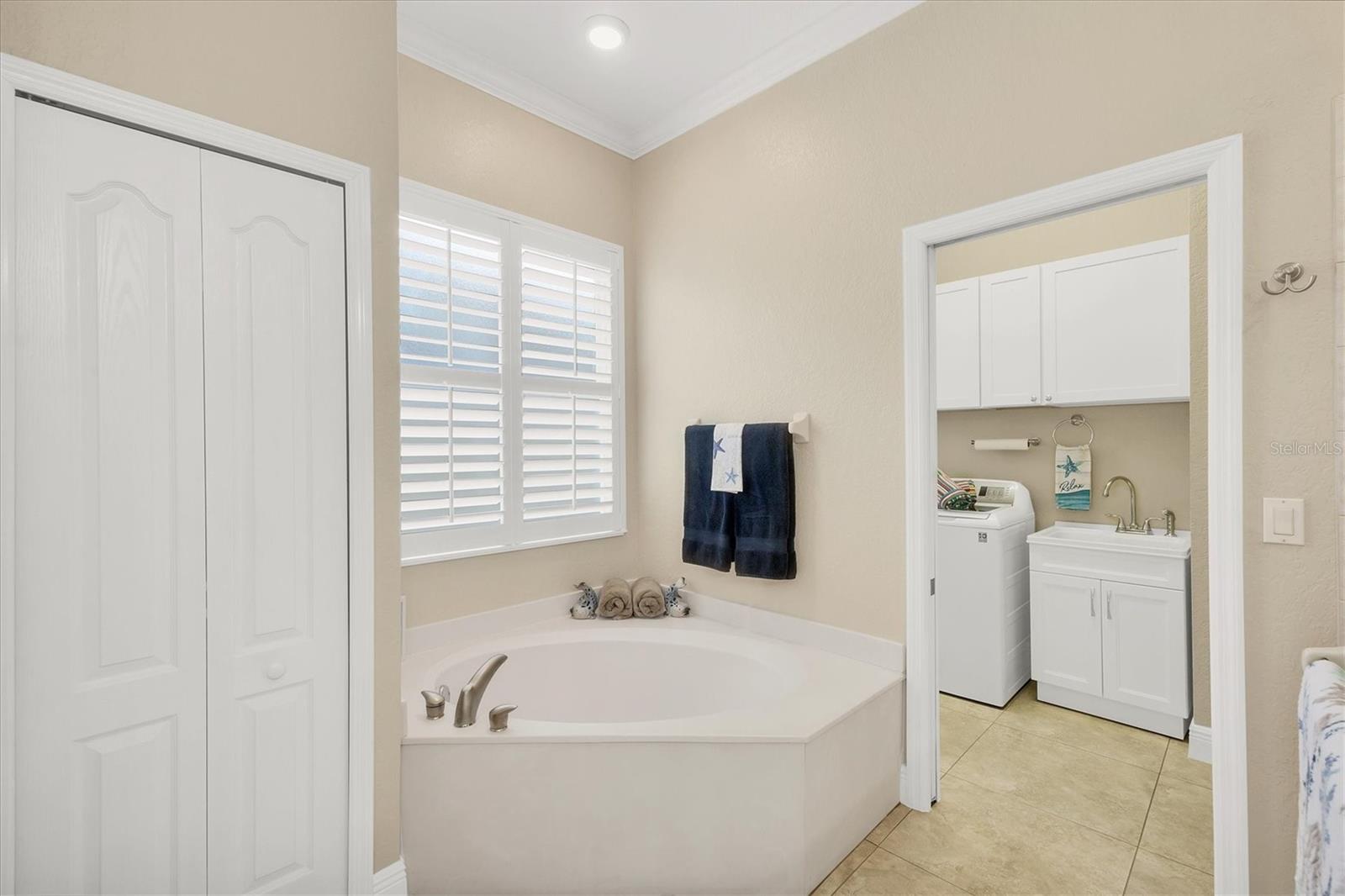 Image 24 of 55 For 2471 Silver Palm Road