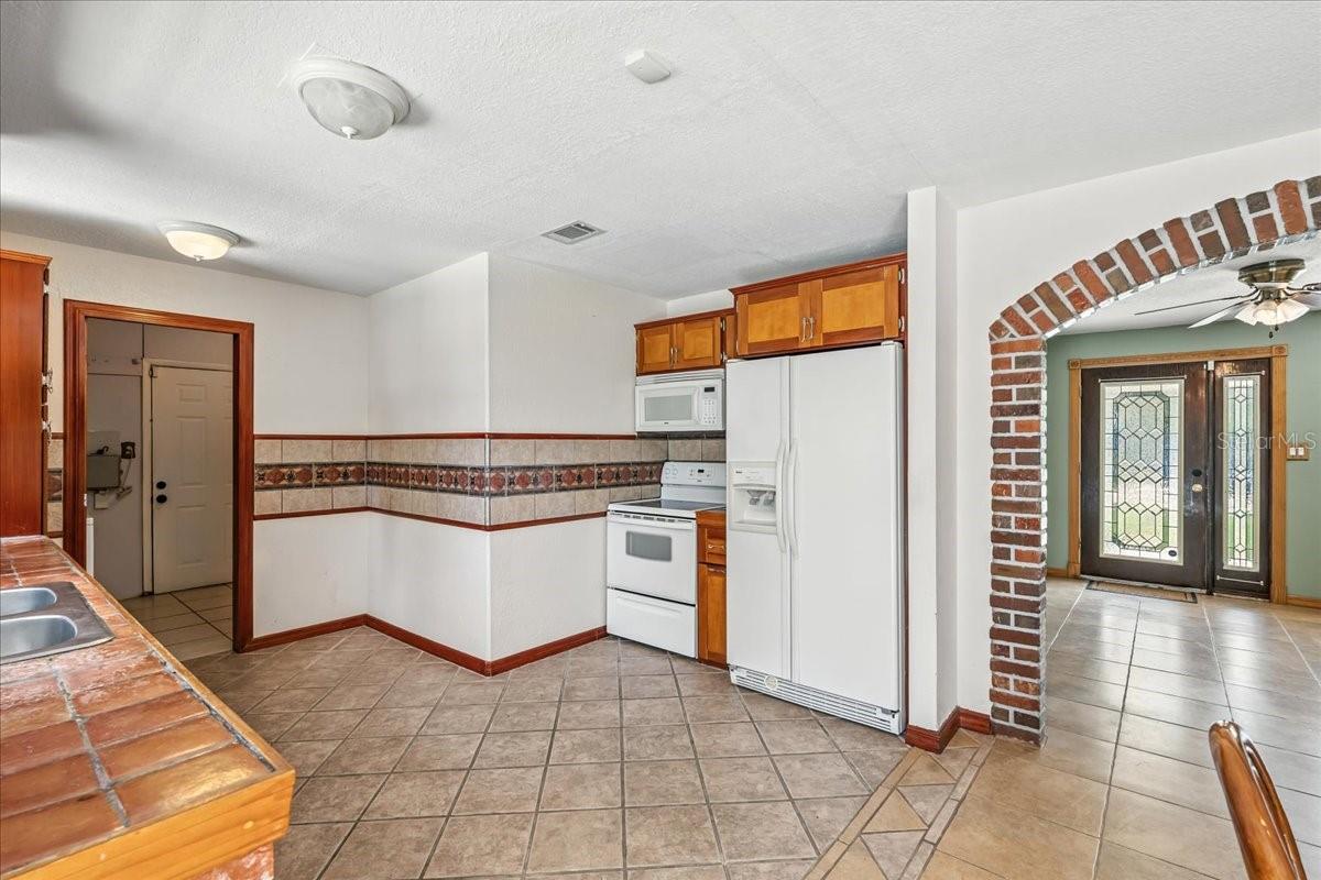 Image 15 of 47 For 1071 Roberta Street
