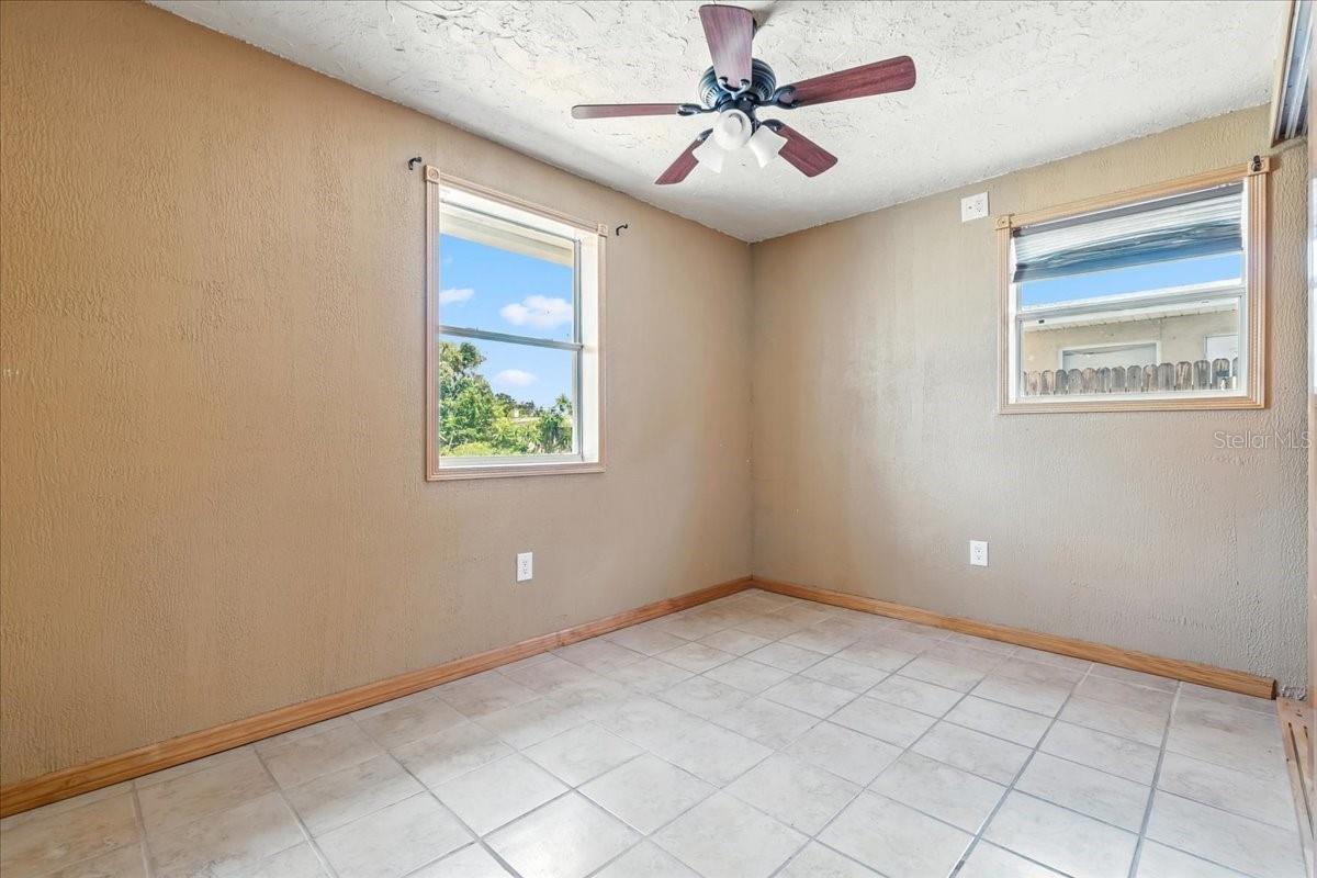 Image 17 of 47 For 1071 Roberta Street