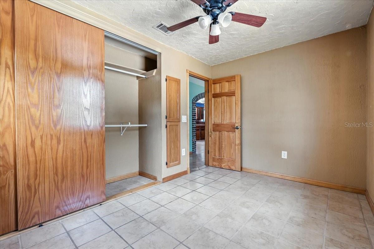 Image 18 of 47 For 1071 Roberta Street