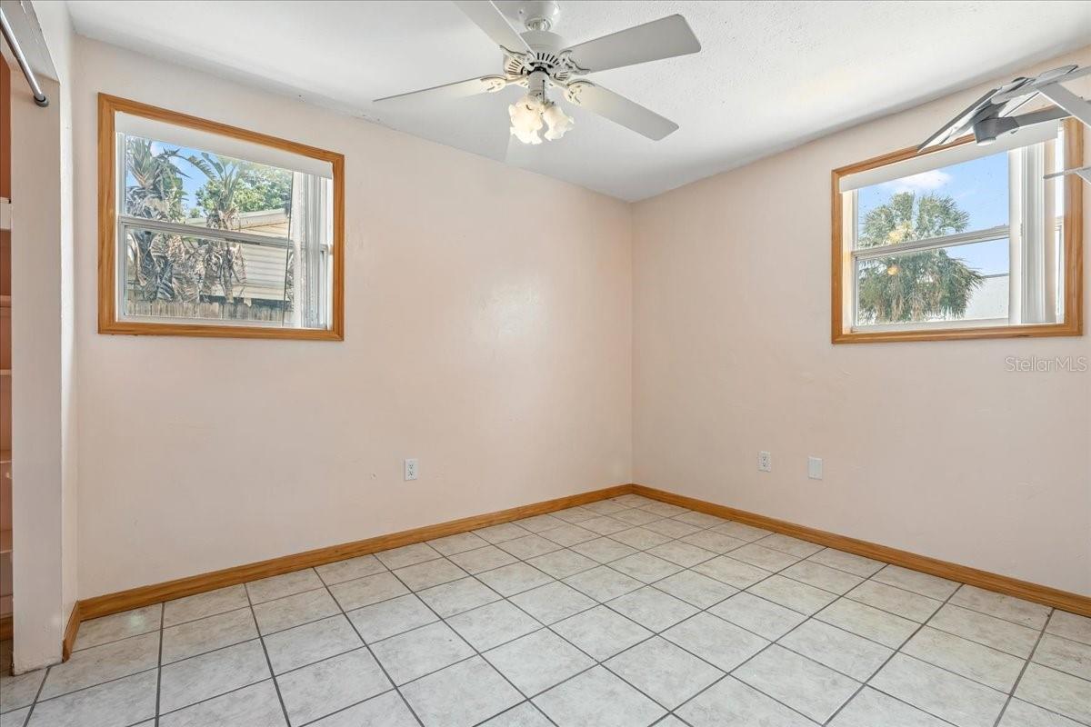 Image 19 of 47 For 1071 Roberta Street
