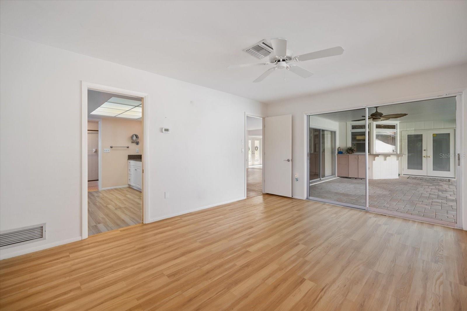 Image 14 of 67 For 315 Park Boulevard N
