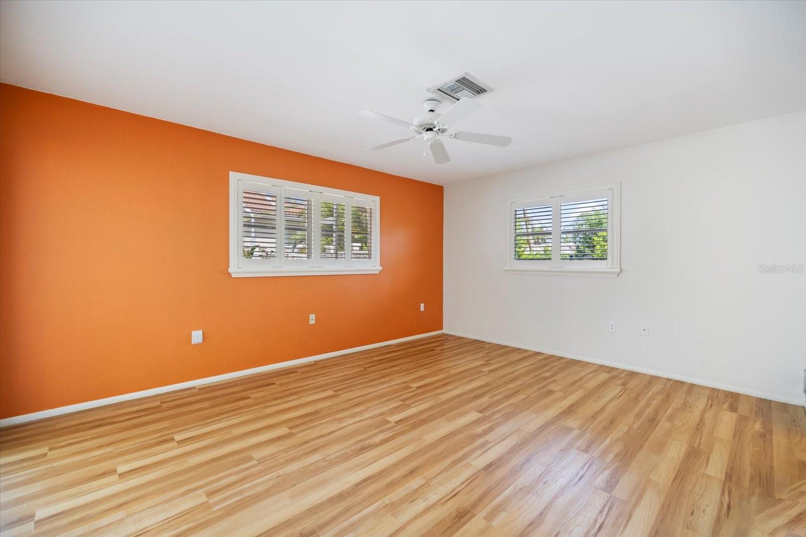 Image 15 of 67 For 315 Park Boulevard N