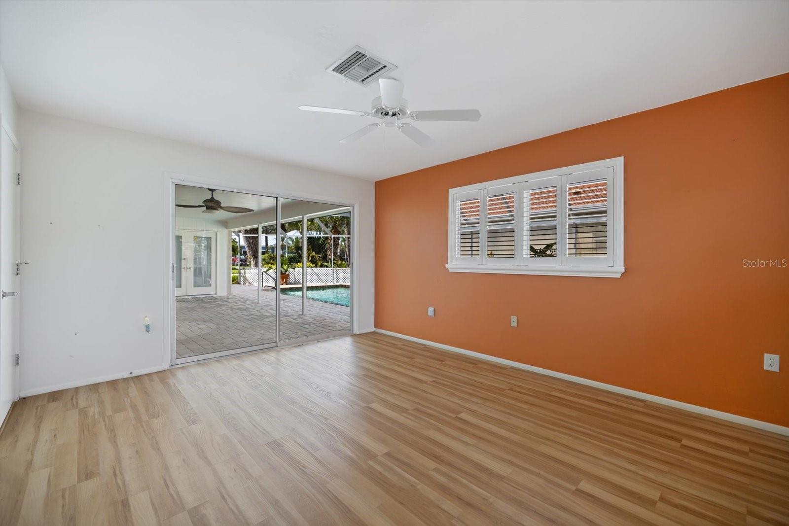 Image 16 of 67 For 315 Park Boulevard N