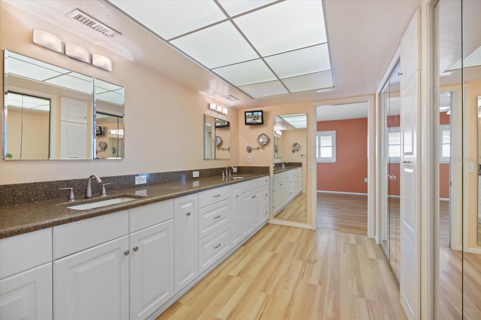Image 18 of 67 For 315 Park Boulevard N