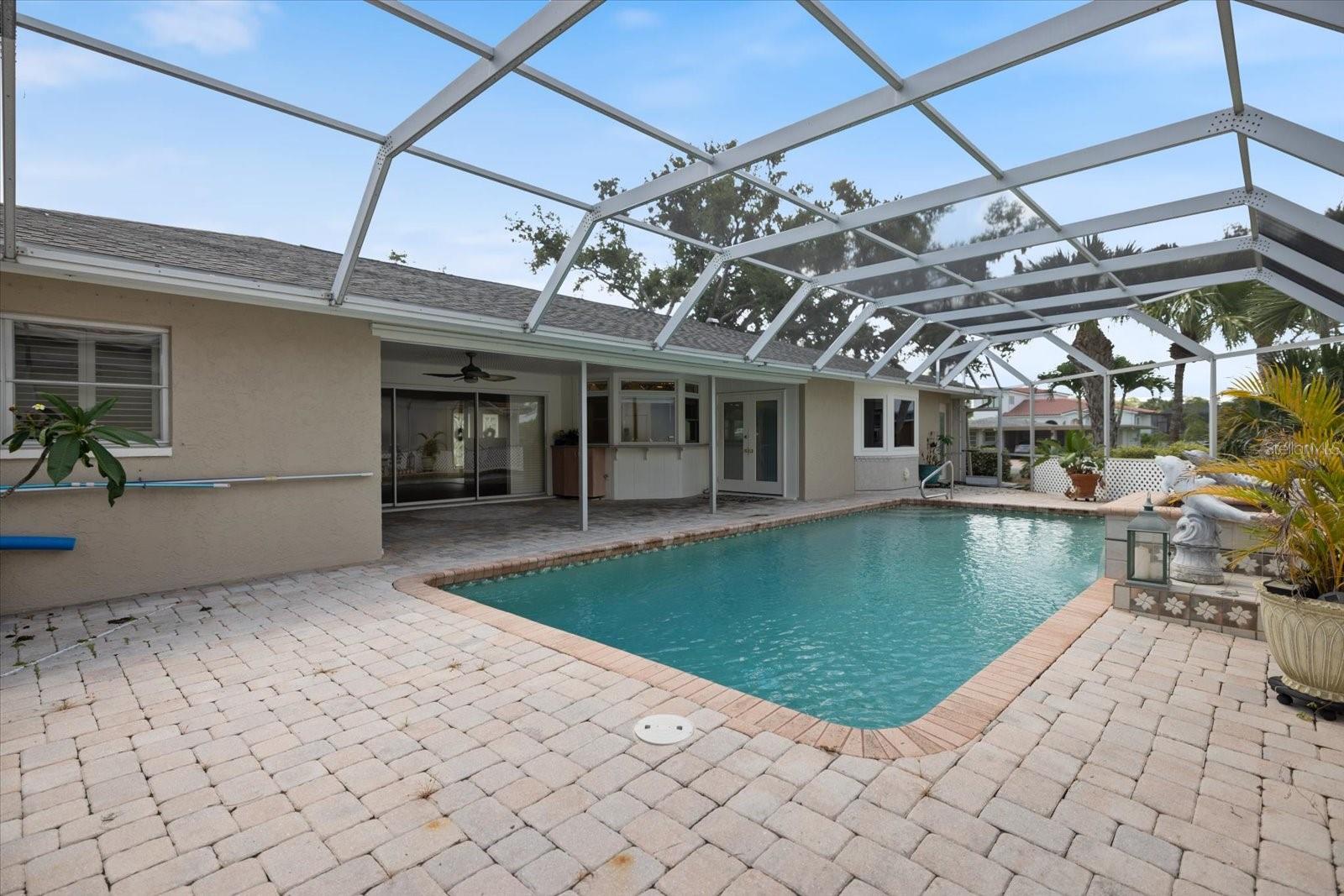 Image 32 of 67 For 315 Park Boulevard N