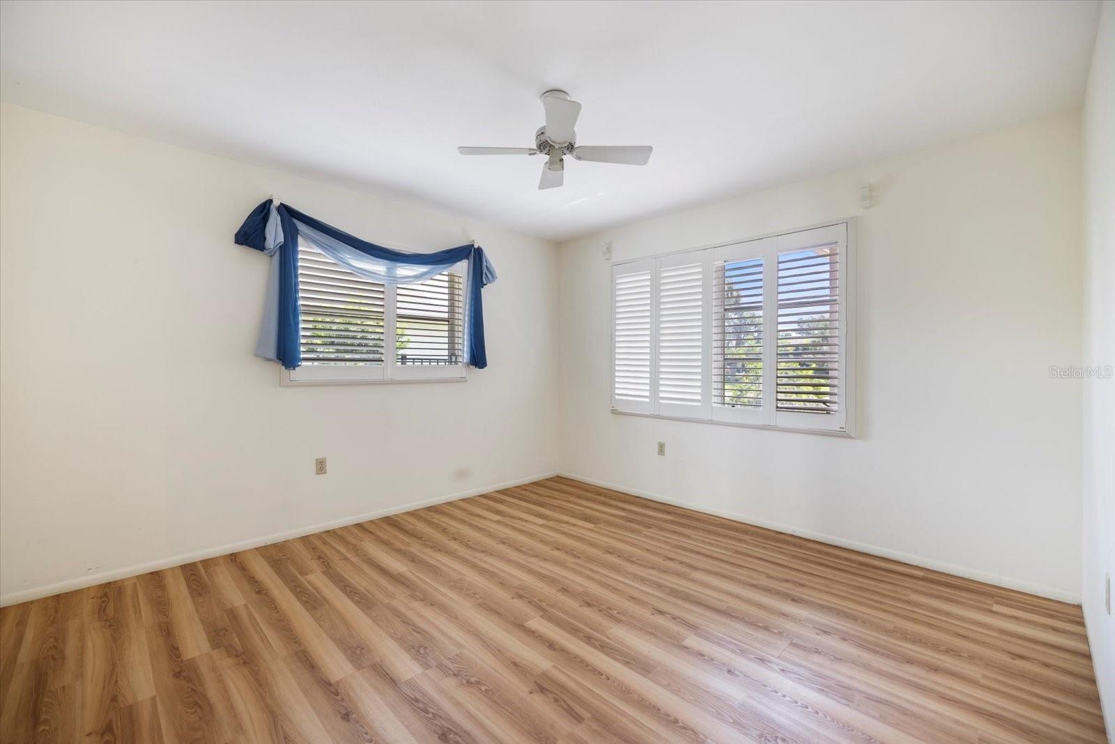 Image 44 of 67 For 315 Park Boulevard N