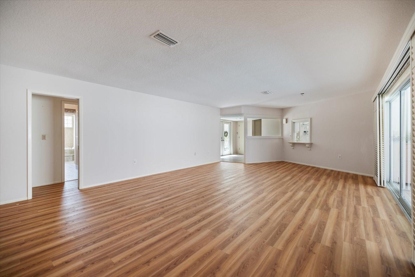 Image 46 of 67 For 315 Park Boulevard N