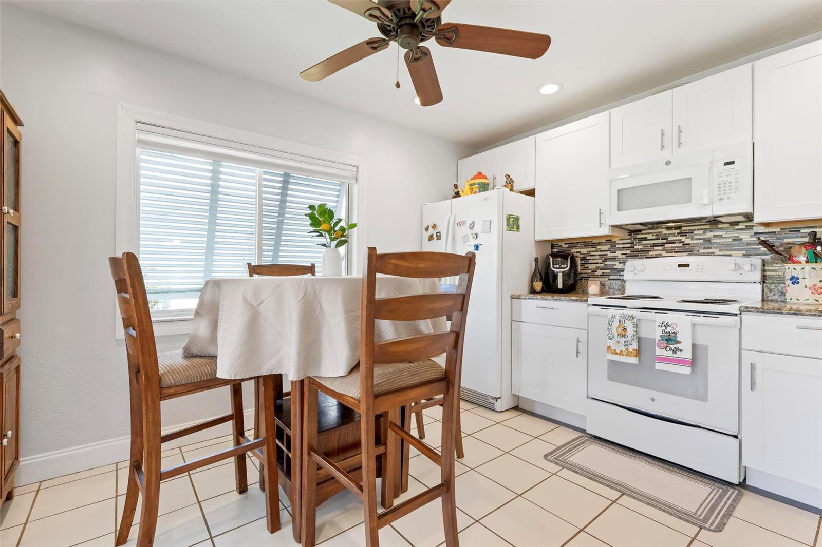 Image 16 of 82 For 240 Cerromar Way S 42