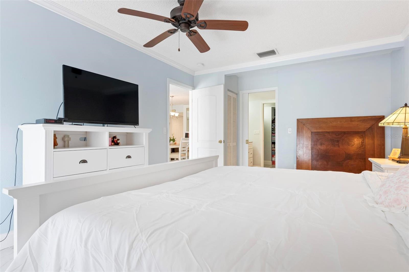 Image 22 of 82 For 240 Cerromar Way S 42