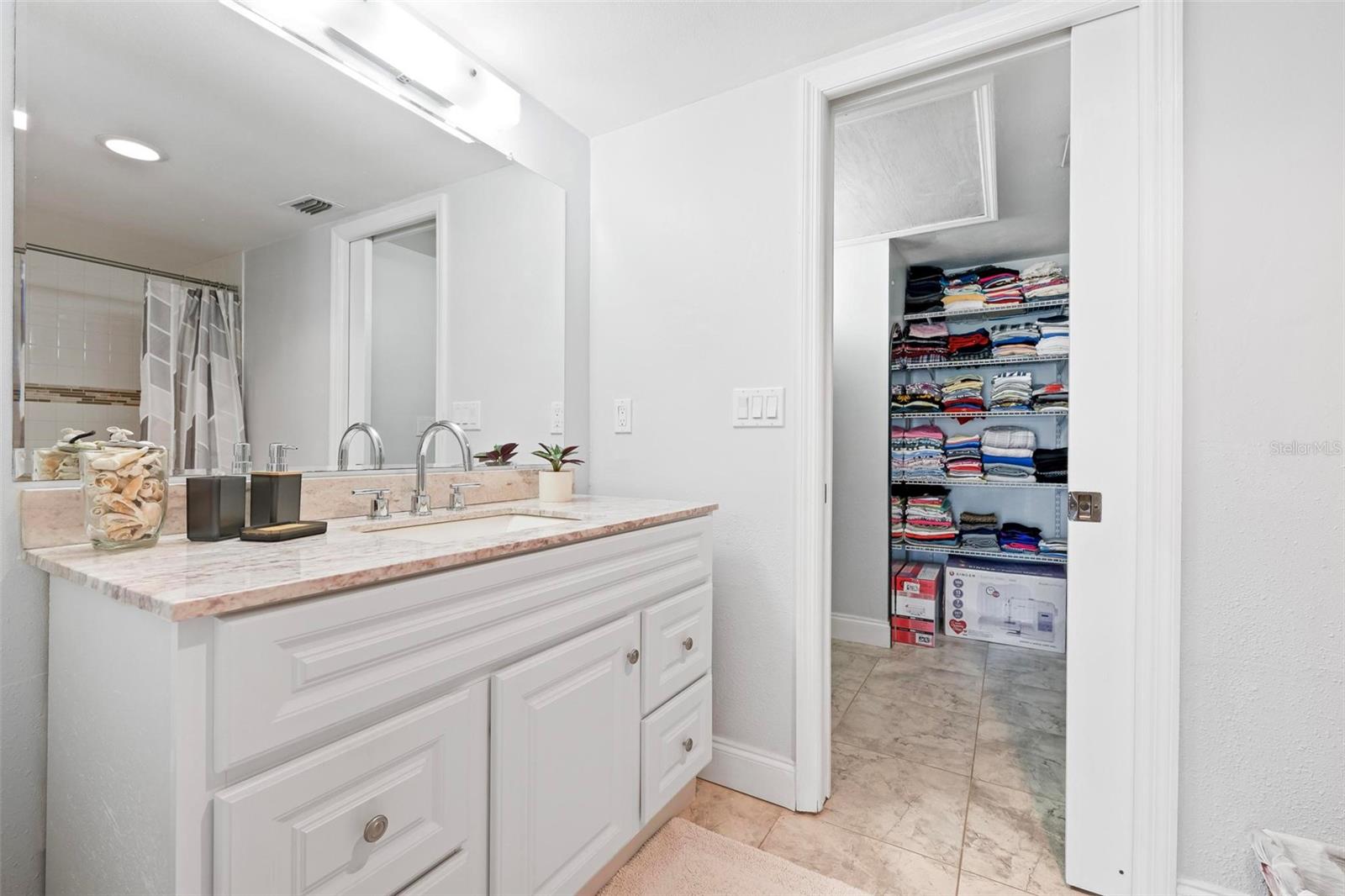 Image 23 of 82 For 240 Cerromar Way S 42