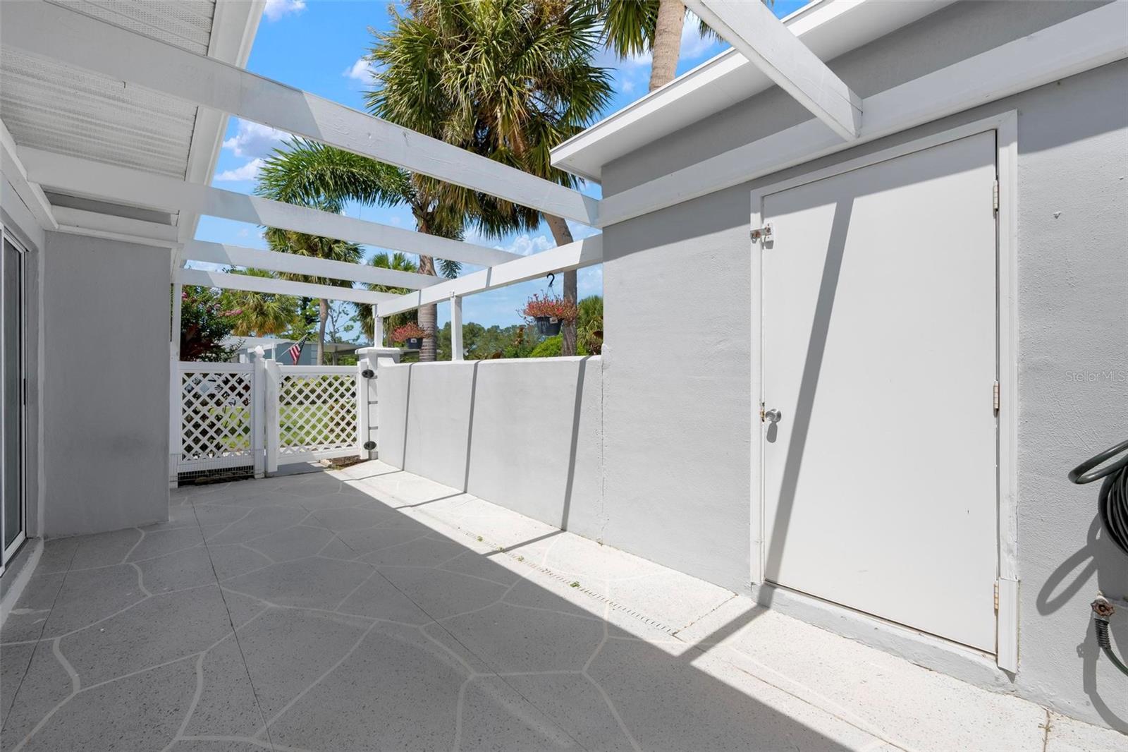 Image 32 of 82 For 240 Cerromar Way S 42
