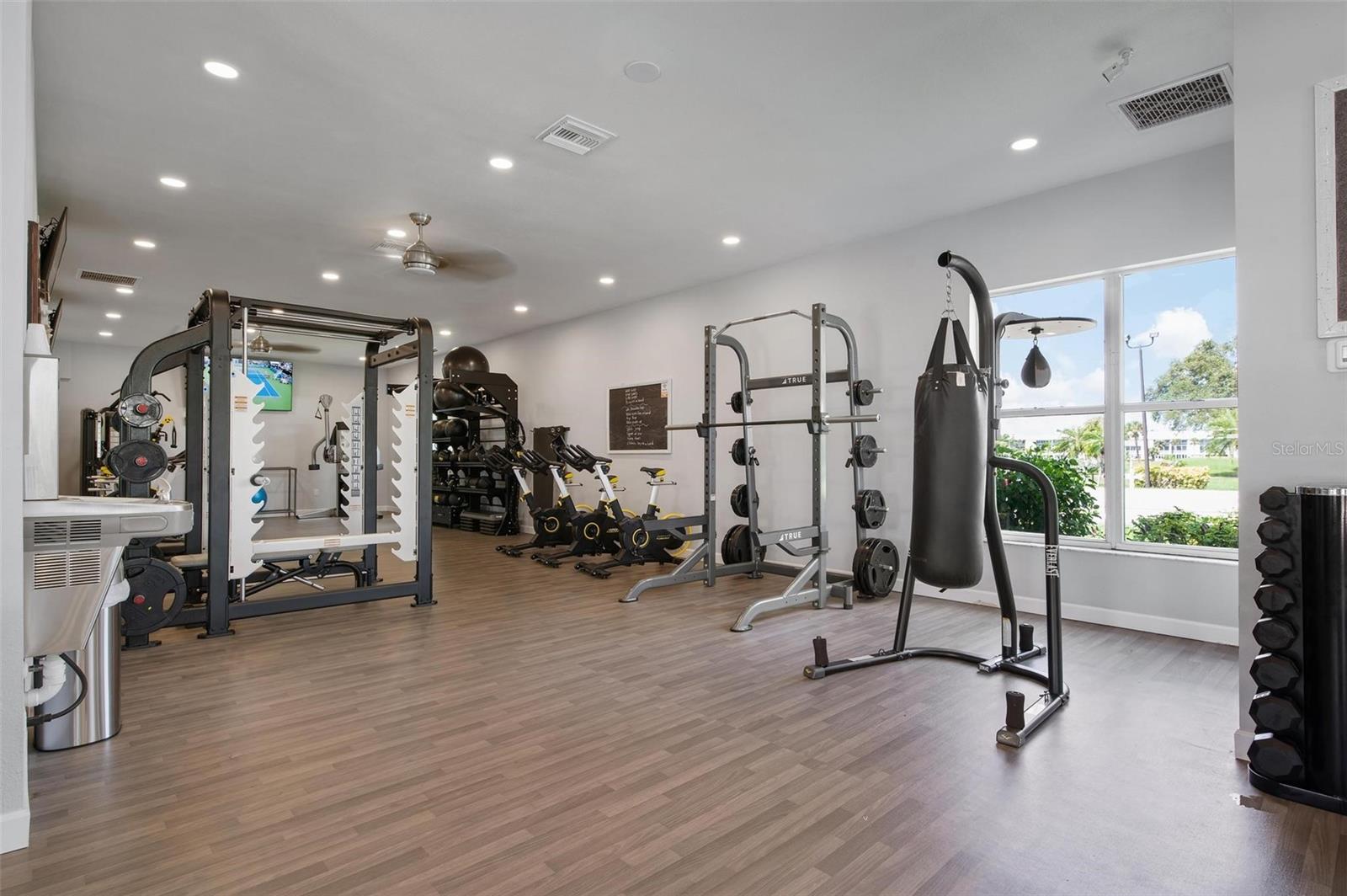 Image 62 of 82 For 240 Cerromar Way S 42
