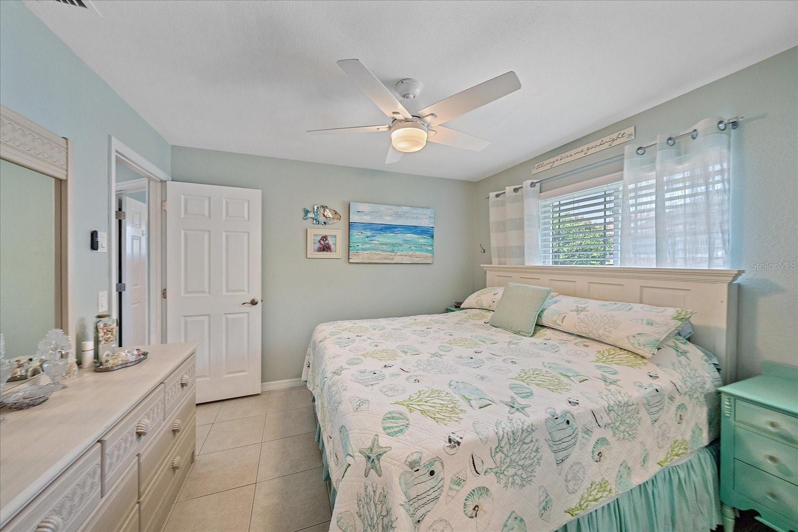 Image 13 of 39 For 10341 Greenway Avenue