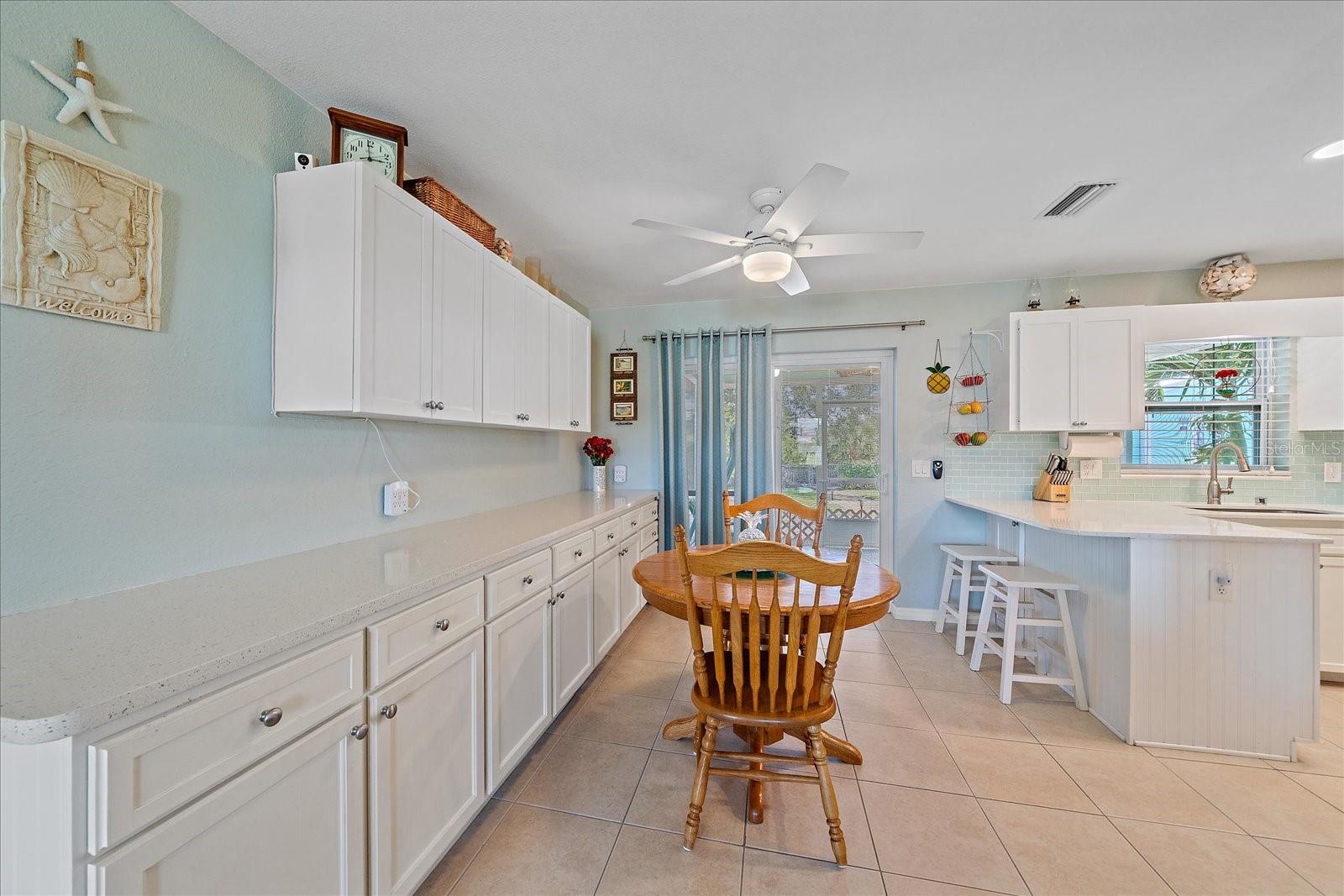 Image 18 of 39 For 10341 Greenway Avenue