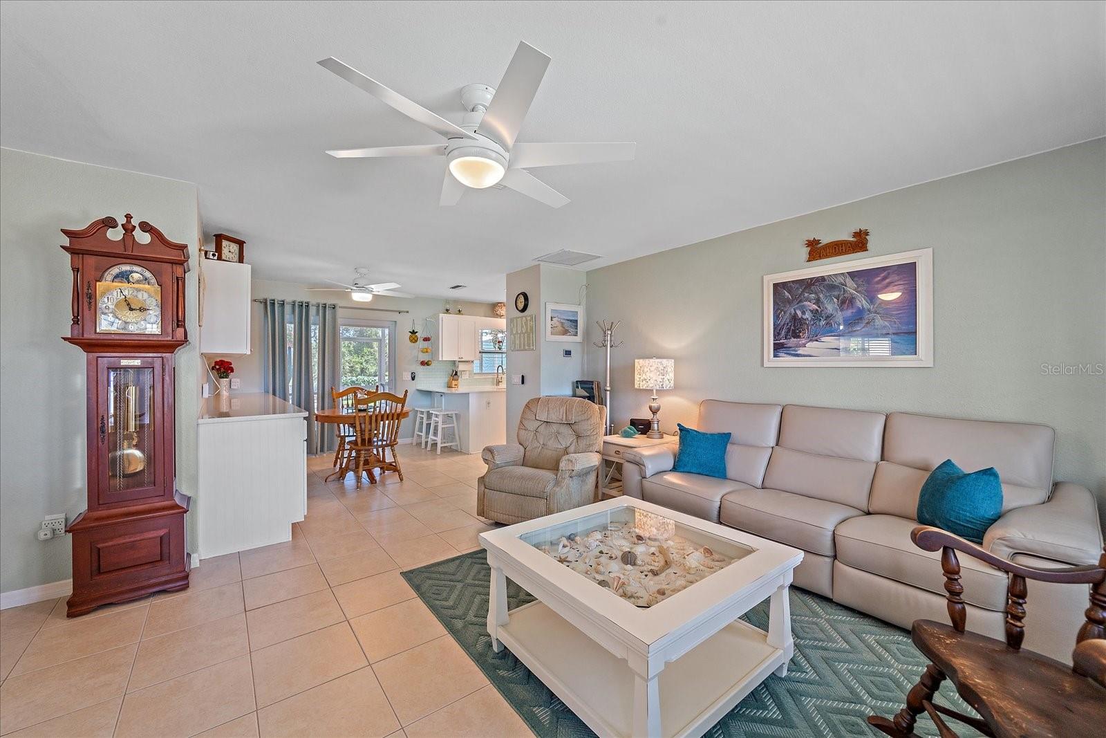 Image 20 of 39 For 10341 Greenway Avenue